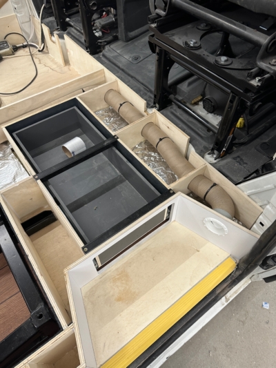 biwak egyedi lakoauto epites gyartas peugeot boxer lakoauto 2024 epul 023932979EB 2F4B DE0B 0219 2CB7C8D20F6A
