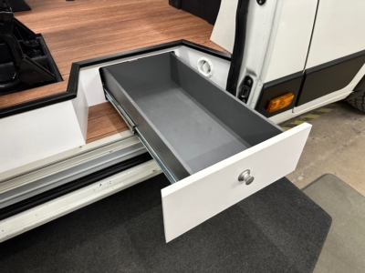 biwak egyedi lakoauto epites gyartas peugeot boxer lakoauto 2024 kesz 00618294B7B 08BA 7B39 06B3 7D1FC2688E28