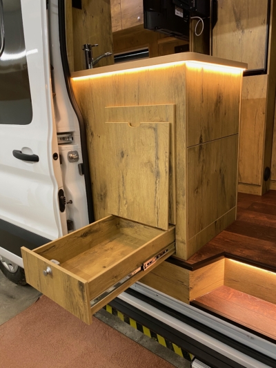 ford transit 2022 egyedi lakoauto gyartas keszites biwak kesz0031A1AB363F 0EAE 11B5 8025 FBAD8F2E6A9A