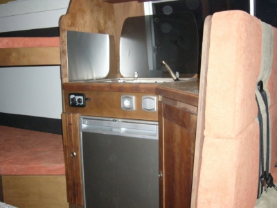 lakoauto biwak egyedi lakoauto gyartas nissan civilian 2007 kesz 00020F79F15E1 5960 F23A 9522 EF24BDD32233