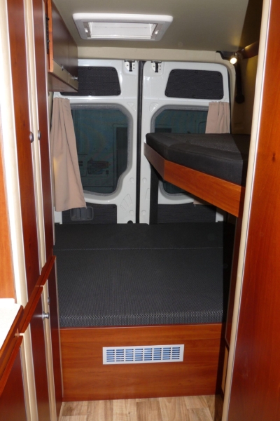 lakoauto biwak egyedi lakoauto gyartas vw crafter 2013 kesz 000159C3C7062 AAC5 CB22 4D4B 158883D53702