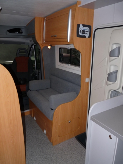munka jarmu biwak egyedi lakoauto gyartas chausson roadshow auto 2009 kesz 00010BAFB4628 A9AC 3A4D A687 706C767C08F9 munka jarmu biwak egyedi lakoauto gyartas chausson roadshow auto 2009 kesz 00010BAFB4628 A9AC 3A4D A687 706C767C08F9