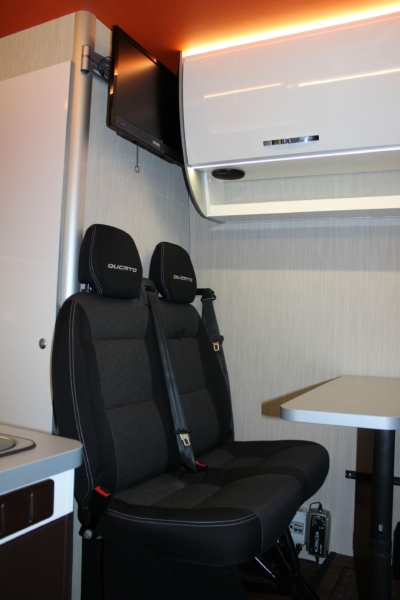 specialis lakojarmu biwak egyedi lakoauto gyartas fiat ducato motorszallito 2015 kesz 000141C3A0474 5143 2ADA 6242 9A778E4B90BF