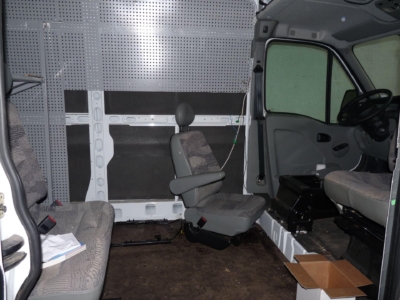 specialis lakojarmu biwak egyedi lakoauto gyartas renault master gokart szallito 2009 epul 00002F7621C15 8764 63C7 AC2B 9054D98E1EF4