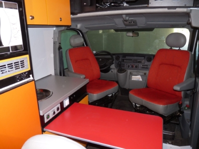 specialis lakojarmu biwak egyedi lakoauto gyartas renault master gokart szallito 2009 kesz 000070903D569 6F45 A633 4161 223554AC70CF