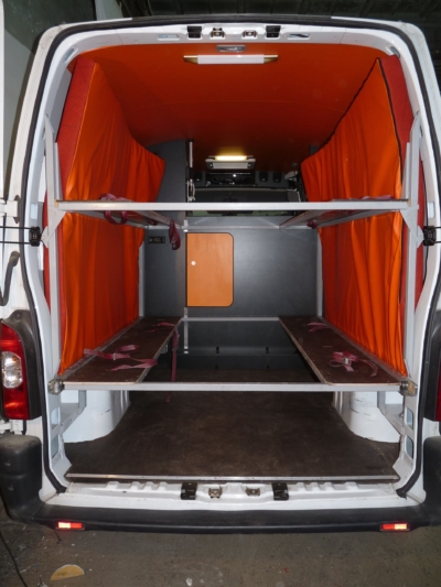 specialis lakojarmu biwak egyedi lakoauto gyartas renault master gokart szallito 2009 kesz 00010267BD1C1 7C6F 67F1 598B 3F251BE93974