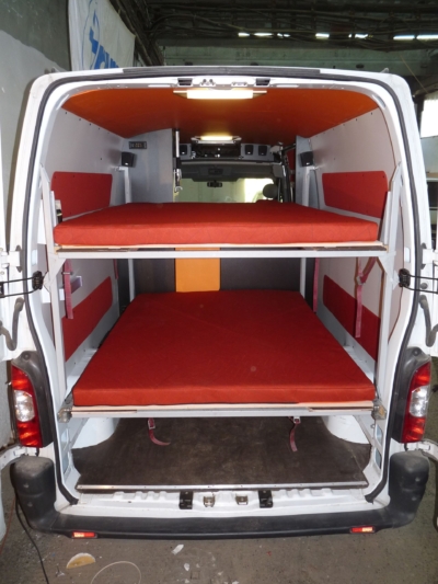 specialis lakojarmu biwak egyedi lakoauto gyartas renault master gokart szallito 2009 kesz 00015591F3FB6 8885 8486 2834 329D6C4F9B06