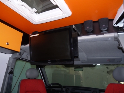 specialis lakojarmu biwak egyedi lakoauto gyartas renault master gokart szallito 2009 kesz 000288DEBA65F 15F9 BC7C B19D 3AF489B08BB9