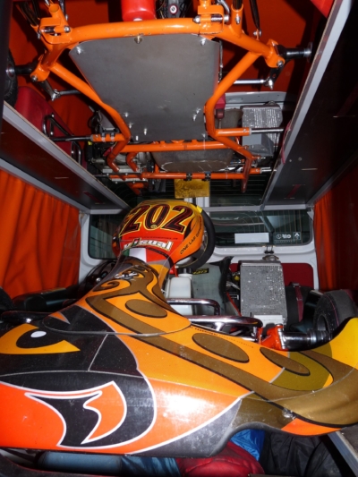 specialis lakojarmu biwak egyedi lakoauto gyartas renault master gokart szallito 2009 kesz 000322AF16DE6 2DBD 2C0D 5B21 3D06DB19A9AB