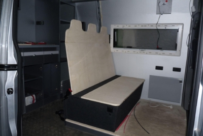 specialis lakojarmu biwak egyedi lakoauto gyartas renault master gokart szallito 2014 epul 00018F2186642 9A8B AF03 95BC EA0D81ABAD09 specialis lakojarmu biwak egyedi lakoauto gyartas renault master gokart szallito 2014 epul 00018F2186642 9A8B AF03 95BC EA0D81ABAD09