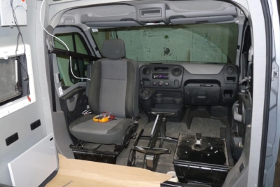 specialis lakojarmu biwak egyedi lakoauto gyartas renault master gokart szallito 2014 epul 000224A6FDDA6 891F 6323 FBD6 7ECCC99CAB49 specialis lakojarmu biwak egyedi lakoauto gyartas renault master gokart szallito 2014 epul 000224A6FDDA6 891F 6323 FBD6 7ECCC99CAB49