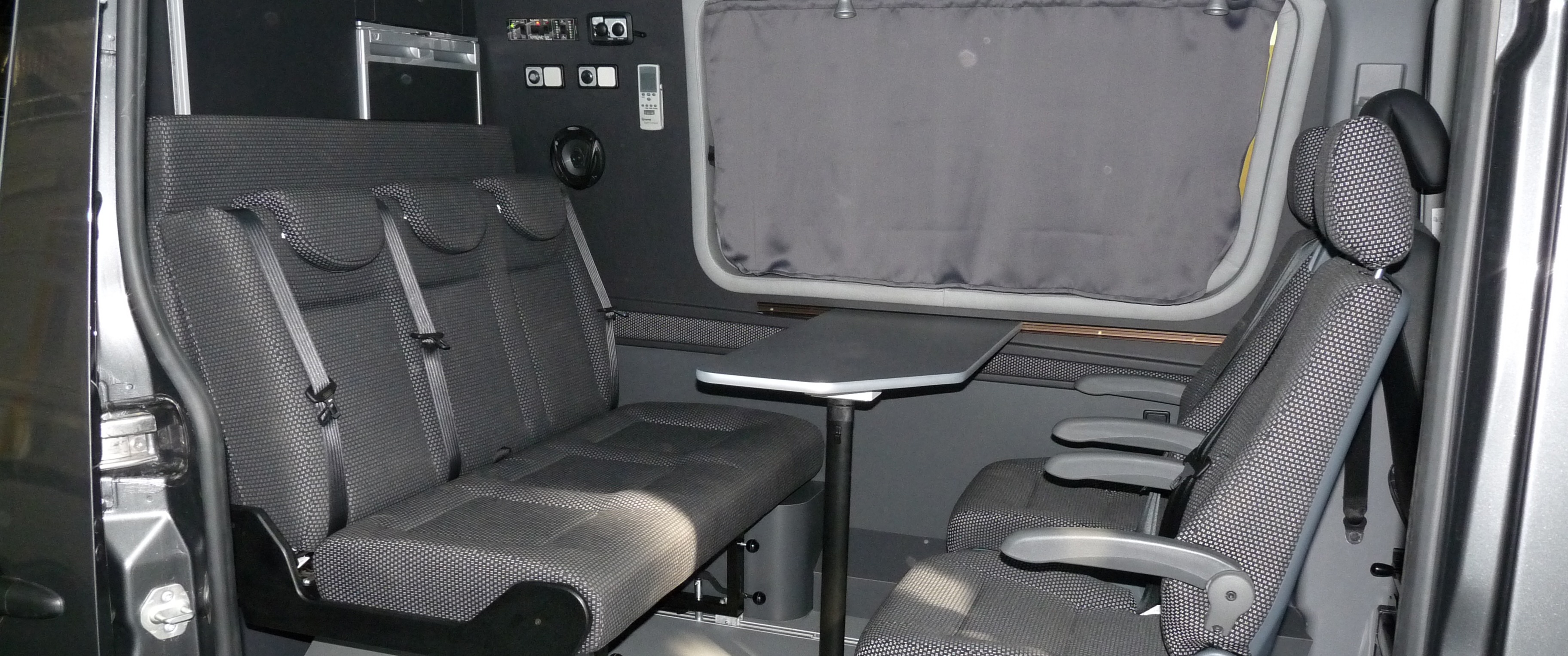 targyalobusz mercedes sprinter 2012 biwak egyedi lakoauto gyartas borito
